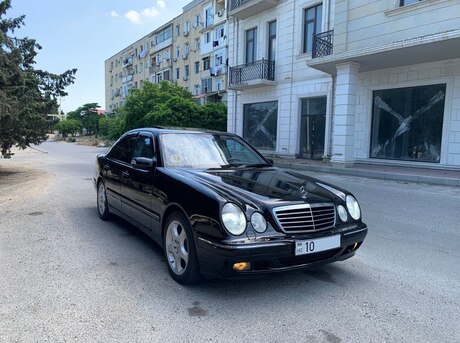 Mercedes E 240