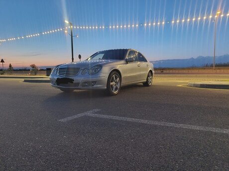 Mercedes E 240