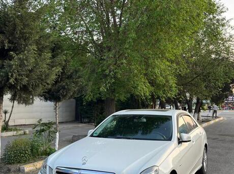 Mercedes E 220