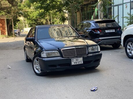 Mercedes C 240