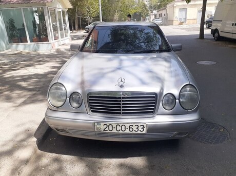 Mercedes E 200