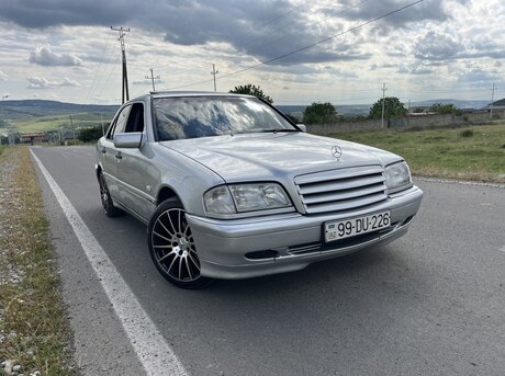 Mercedes C 180