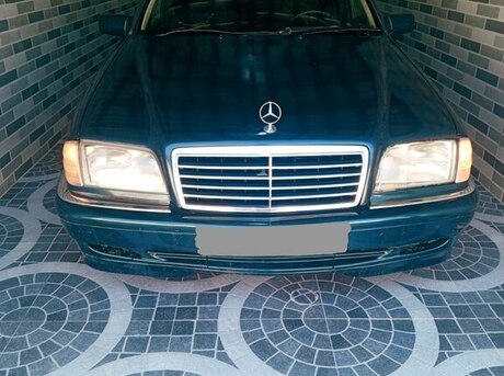 Mercedes C 180