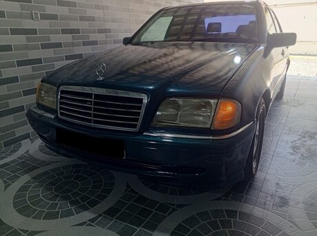Mercedes C 180