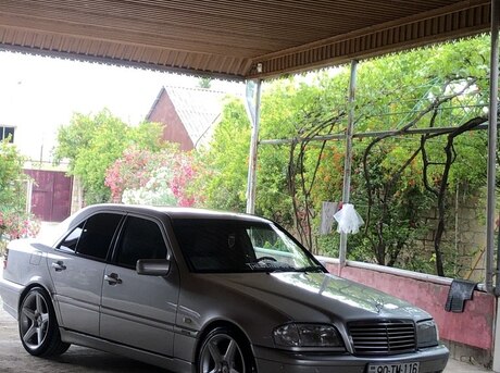 Mercedes C 280
