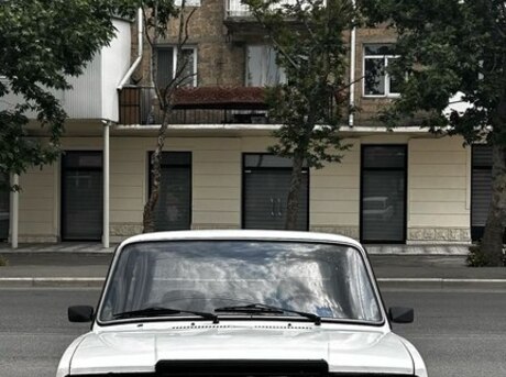 LADA (VAZ) 2107
