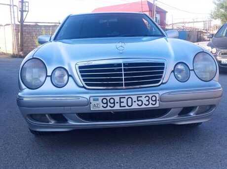 Mercedes E 220