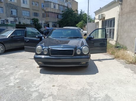 Mercedes E 230