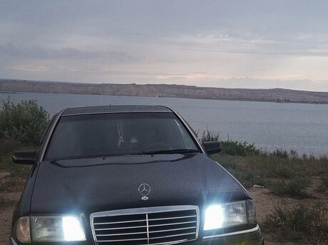 Mercedes C 180