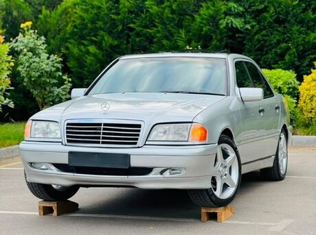 Mercedes C 230