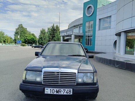 Mercedes 230 E