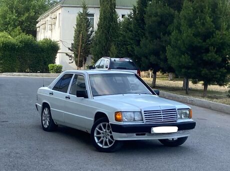 Mercedes 190