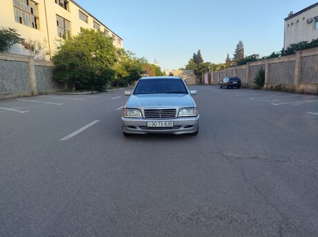 Mercedes C 240