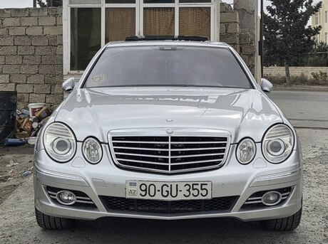 Mercedes E 240