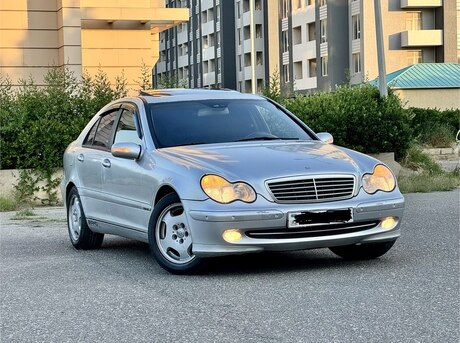 Mercedes C 270
