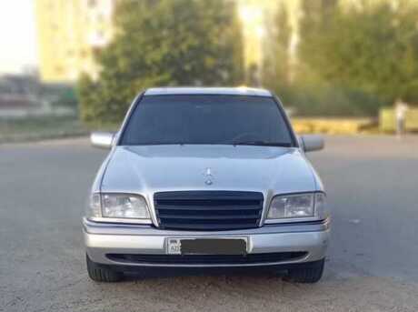 Mercedes C 200