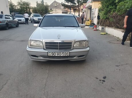 Mercedes C 200