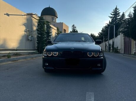 BMW 528