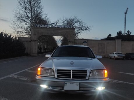 Mercedes C 280