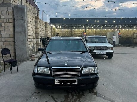 Mercedes C 200
