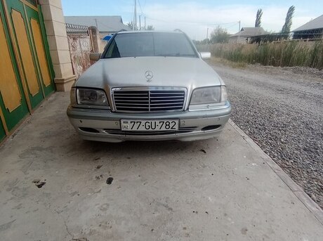 Mercedes C 240