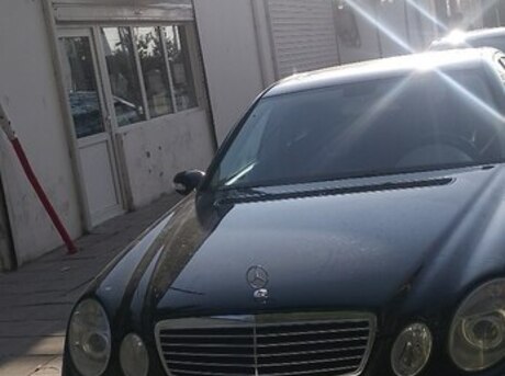 Mercedes E 200