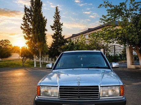 Mercedes 190