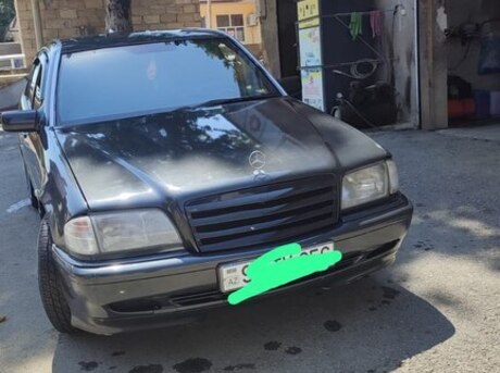 Mercedes C 200