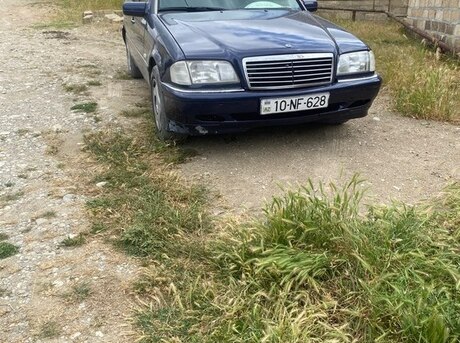 Mercedes C 200