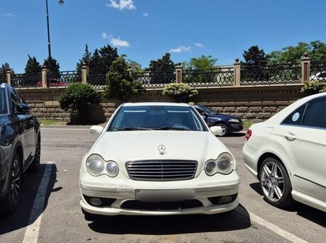 Mercedes C 230