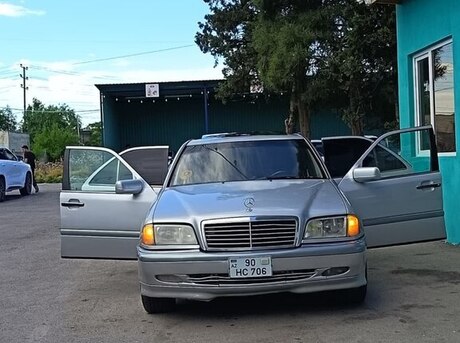 Mercedes C 230