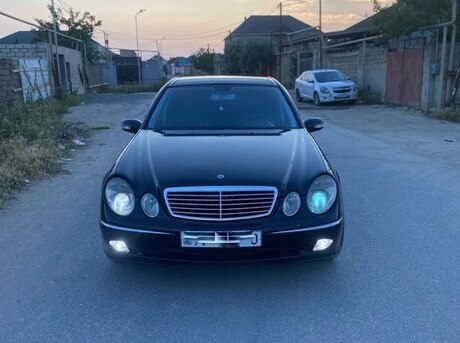 Mercedes E 220
