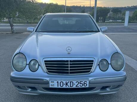 Mercedes E 240