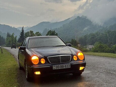 Mercedes E 270