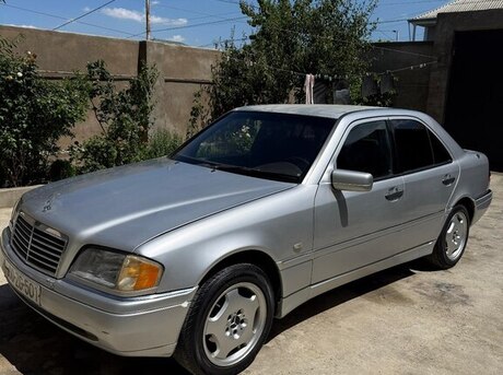 Mercedes C 180