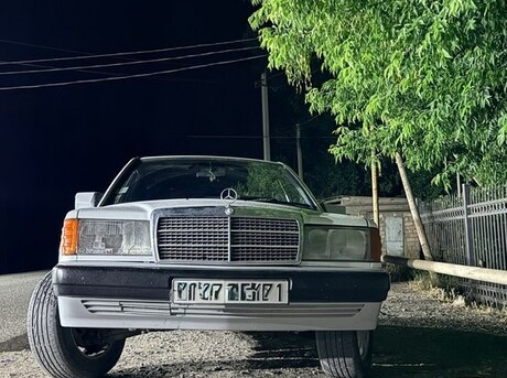 Mercedes 190