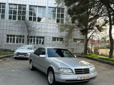 Mercedes C 200
