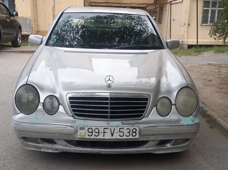 Mercedes E 220