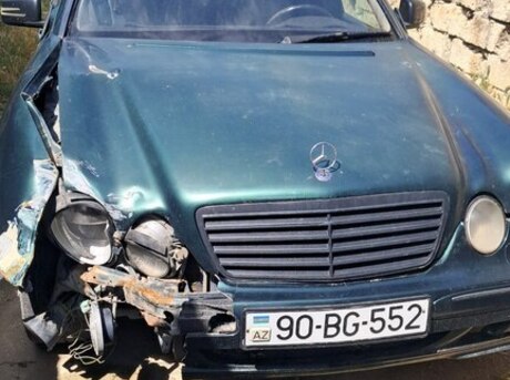 Mercedes E 230