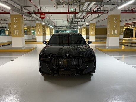BMW 740