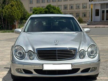 Mercedes E 240