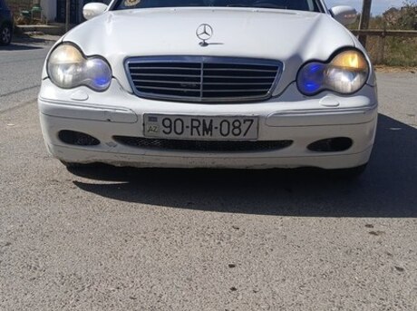 Mercedes C 200