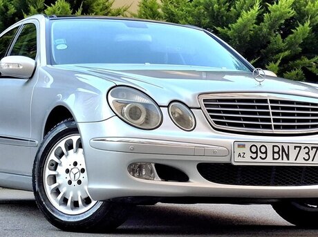Mercedes E 240
