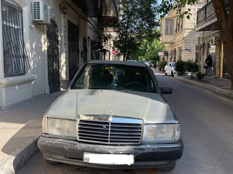 Mercedes 190