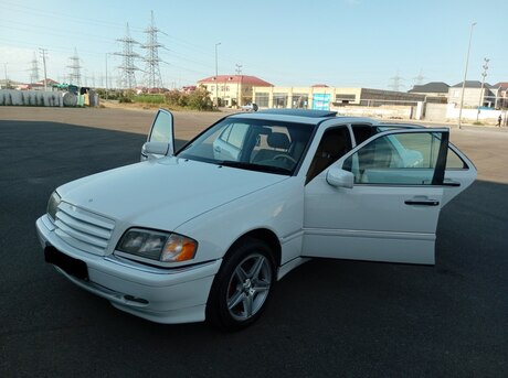 Mercedes C 230