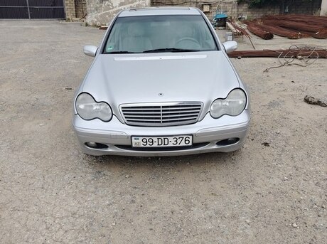 Mercedes C 200