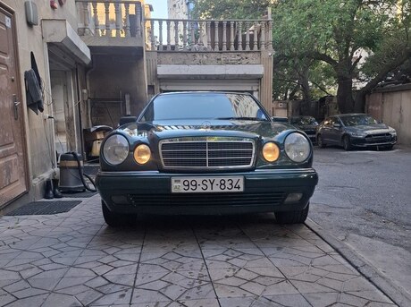 Mercedes E 230
