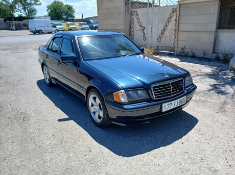 Mercedes C 180