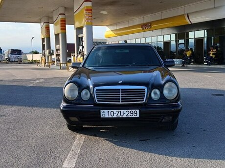 Mercedes E 230