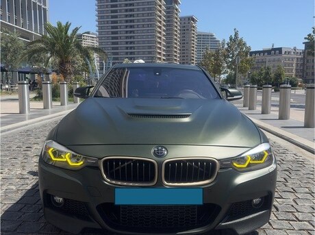 BMW 330